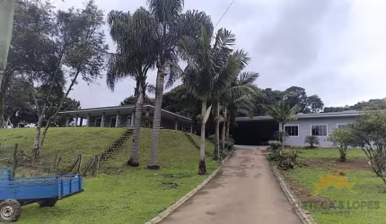 VENDE-SE LINDA CHÁCARA EM COLOMBO NA RUA ANTONIO GASPARIN