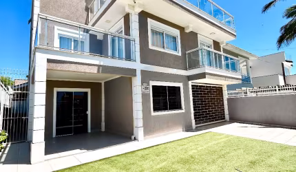 Imóvel em frente ao mar com 5 quartos e piscina