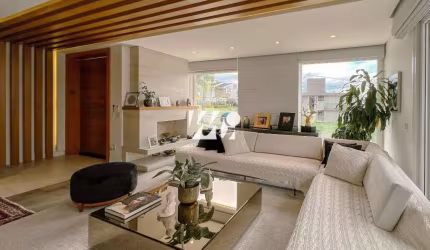 Casa 360m² com 3 Quartos e Suítes na Pedra Branca