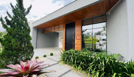 Casa 216m² com 3 Quartos e Suíte na Pedra Branca