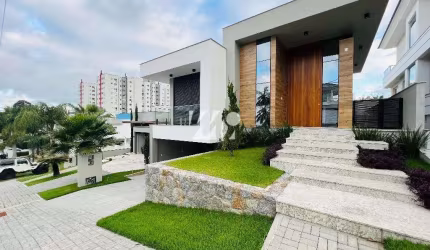 Casa 310m² com 3 Quartos e Suíte na Pedra Branca