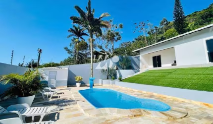 Casa 3 Quartos com Piscina - Praia de Fora