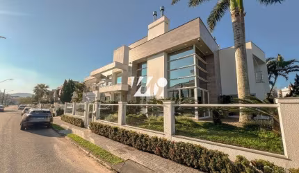 Casa Alto Padrão com 3 Suítes
