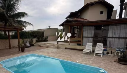 Casa na Pedra Branca com Vista Para o Lago