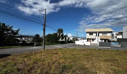 Terreno de Esquina com 292m² - Bela Vista