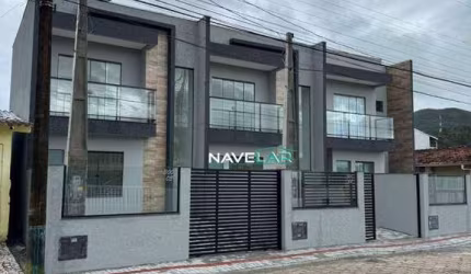 Lindo sobrado com 2 dormitórios no bairro gravatá em Navegantes