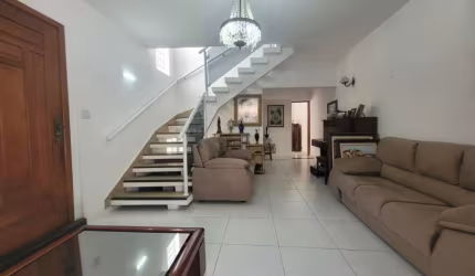 Excelente Sobrado rua sem saida, próximo ao Jardim Prudência.