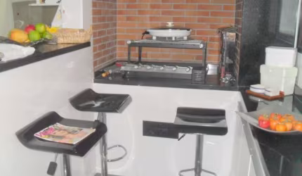 APARTAMENTO COM CHURRASQUEIRA GOURMET, NO MELHOR DA VILA MASCOTE !