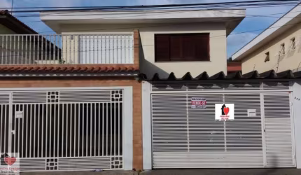 SOBRADO COM 04 DORMITÓRIOS, SENDO 2 SUÍTES  NO MELHOR DO JARDIM CUPECÊ !