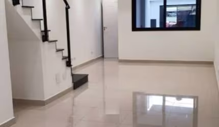 SOBRADO NOVO COM FINO ACABAMENTO NA VILA ISA.