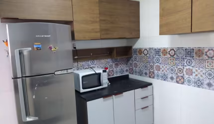 APARTAMENTO REPLETO DE ARMÁRIOS, PRÓXIMO A VILA MASCOTE !