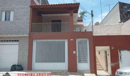 Linda casa na Cidade Domitila, próximo ao metrô!