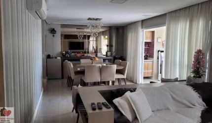 APARTAMENTO A VENDA COM VARANDA GOURMET, NO CAMPO BELO.
