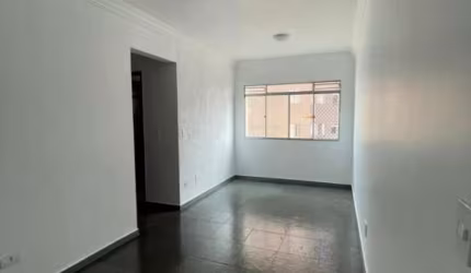 Apartamento na cidade ademar