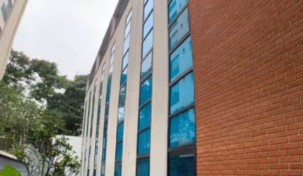 Prédio para consultórios médicos , escritórios, Call Center Telemarketing  apenas 600 metros metrô