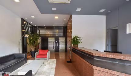 Flat mobiliado no miolo do Itaim Bibi com 42 m2 1 dormitório com varanda 1 vaga