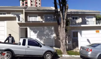 Linda Casa, 3 Dormitórios, 140m² - Jardim Prudência - São Paulo