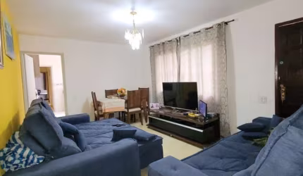 Confortável casa assobradada com fácil acesso a Av, Cupecê.