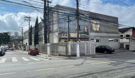 GALPÃO COM FINO ACABAMENTO NO MELHOR DA AV. CUPECÊ !