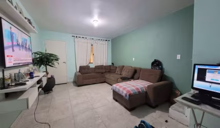 SOBRADO COM FINO ACABAMENTO NA VILA CAMPESTRE.