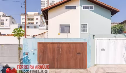 SOBRADO A VENDA NA REGIÃO DA VILA MASCOTE.
