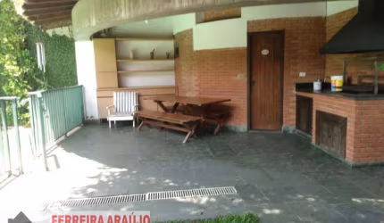 CASA TERREA NO BROOKLIN VELHO  COM PISCINA 04 VAGAS