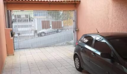 LINDO SOBRADO LOCALIZADO Á 300 METROS DA AV. SANTA CATARINA.
