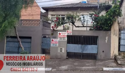 Casa assobradada no melhor da Vila Santa Catarina!