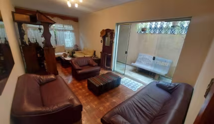 SOBRADO A VENDA NA VILA SANTA CATARINA.