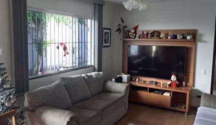 Confortável casa assobradada com fácil acesso a Av, Cupecê.
