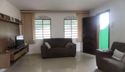 Sobrado a venda no Jardim Cidália.