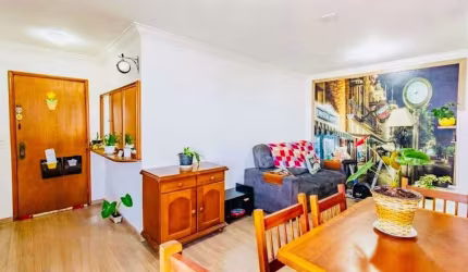 APARTAMENTO REPLETO DE ARMÁRIOS NO MELHOR DA VILA SANTA CATARINA.