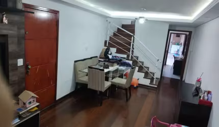 SOBRADO CONFORTÁVEL NA REGIÃO DO JARDIM PRUDÊNCIA!