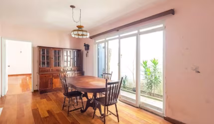 Vila Alexandria, Casa, 4 Quartos, 1 suíte, 2 vagas, 307m² à Venda R$ 1.100.000,00.