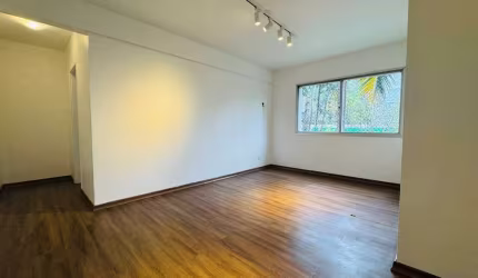 Oportunidade Única! Apartamento na Esquina da Vieira de Morais, Próximo a Tudo!