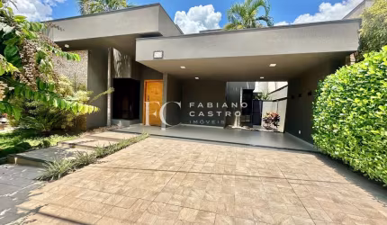 Golden Park Residence - Belíssima Casa a à VENDA no Condomínio Golden Park!!