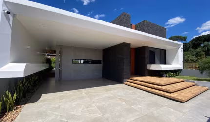 Linda casa com piscina