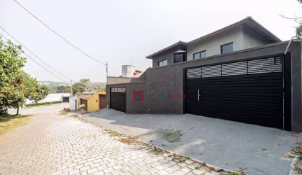 Casa a venda na Granja Viana com 3 quartos, 241 m² por R$ 1.345.000,00 -  Granja Viana