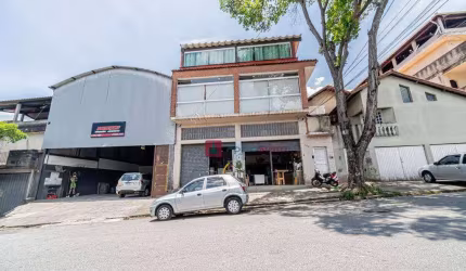 Oportunidade Imperdível: Casa Comercial na Vila São FrancisCasa com 3 quartos à venda, 352 m² por R$ 1.070.000 - São Paulo/SP