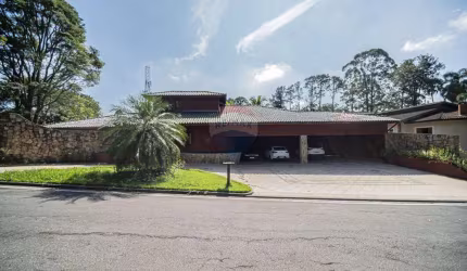 Luxo e Conforto: Casa à Venda em Cotia, SP
