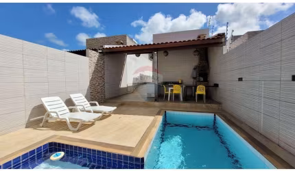 Casa com 2 quartos à venda no Carapibus, Conde , 180 m2 por R$ 245.000