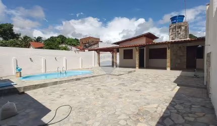 Oportunidade Imperdível em Jacumã: Casa de 220m² com Potencial Comercial!