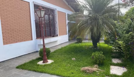 Linda casa à VENDA ou LOCAÇÂO na VILA LIBERDADE com 3 dormitórios(sendo 1 suíte) 2 banheiros,5 vagas (sendo 1 coberta).).