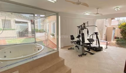 Casa com 3 quartos à venda ou para alugar em Vila Vianelo - SP