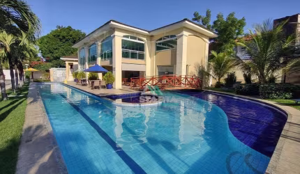 Excelente casa com 186m² em condomínio na Lagoa Redonda.