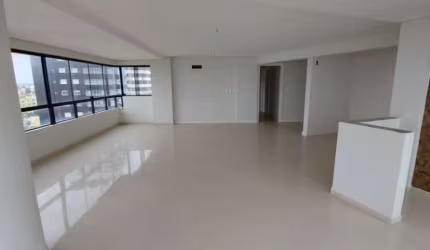 Apartamento 3 Dormitórios à venda no Bairro Centro com 189 m² de área privativa - 1 vaga de garagem