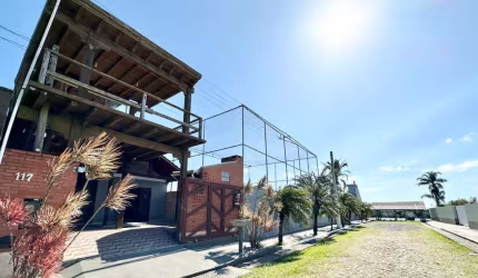 Casa 3 Dormitórios à venda no Bairro Centro com 97 m² de área privativa - 2 vagas de garagem
