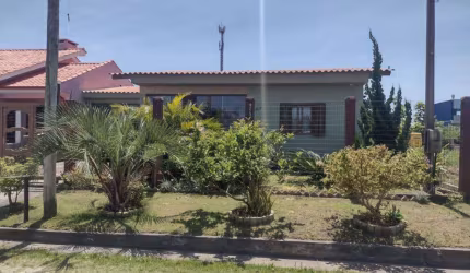 Casa 2 Dormitórios à venda no Bairro Zona Nova com 98 m² de área privativa - 1 vaga de garagem