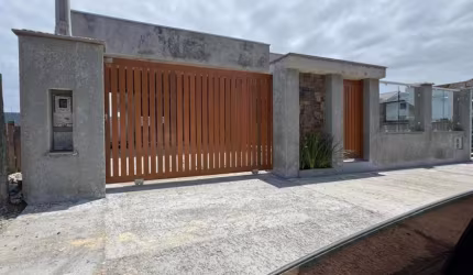 Casa 4 Dormitórios à venda no Bairro São Francisco com 120 m² de área privativa - 2 vagas de garagem