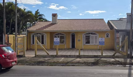 Casa 5 Dormitórios à venda no Bairro Zona Nova com 191 m² de área privativa - 2 vagas de garagem